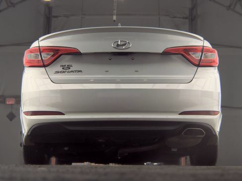 Used 2017 Hyundai Sonata SE FWD image 10