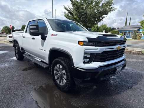 Used 2024 Chevrolet Silverado 2500 Custom w/ Custom Value Package AWD/4WD image 7