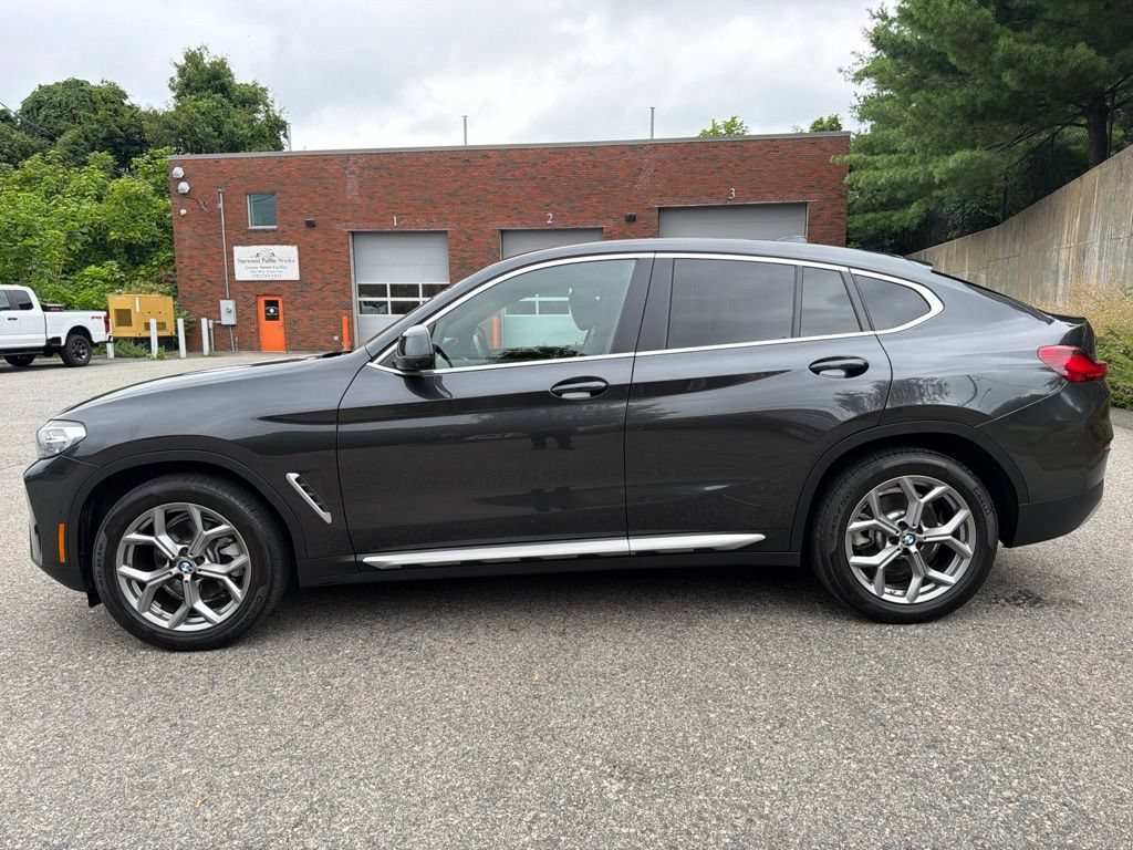 Used 2024 BMW X4 xDrive30i AWD/4WD image 3