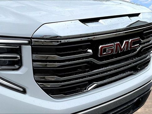 Used 2026 GMC Sierra 1500 SLT AWD/4WD image 35