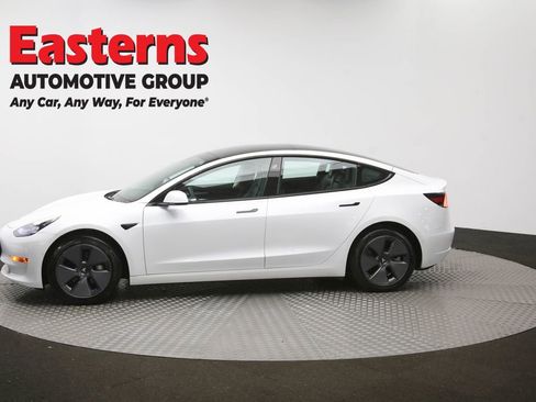 Used 2022 Tesla Model 3 Standard Range image 54