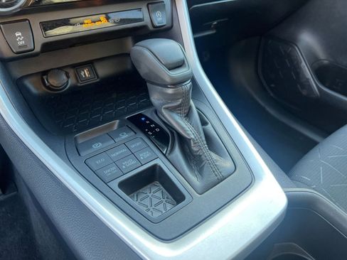 Used 2025 Toyota RAV4 XLE image 43