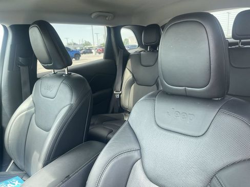 Used 2019 Jeep Cherokee Limited AWD/4WD image 17