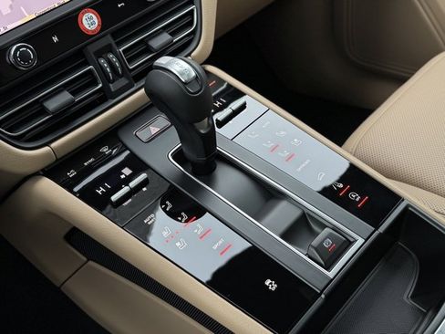 New 2026 Porsche Macan image 28