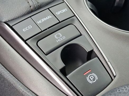 Used 2023 Toyota Camry SE image 27