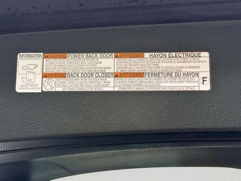 Used 2020 Toyota Highlander XLE FWD image 10