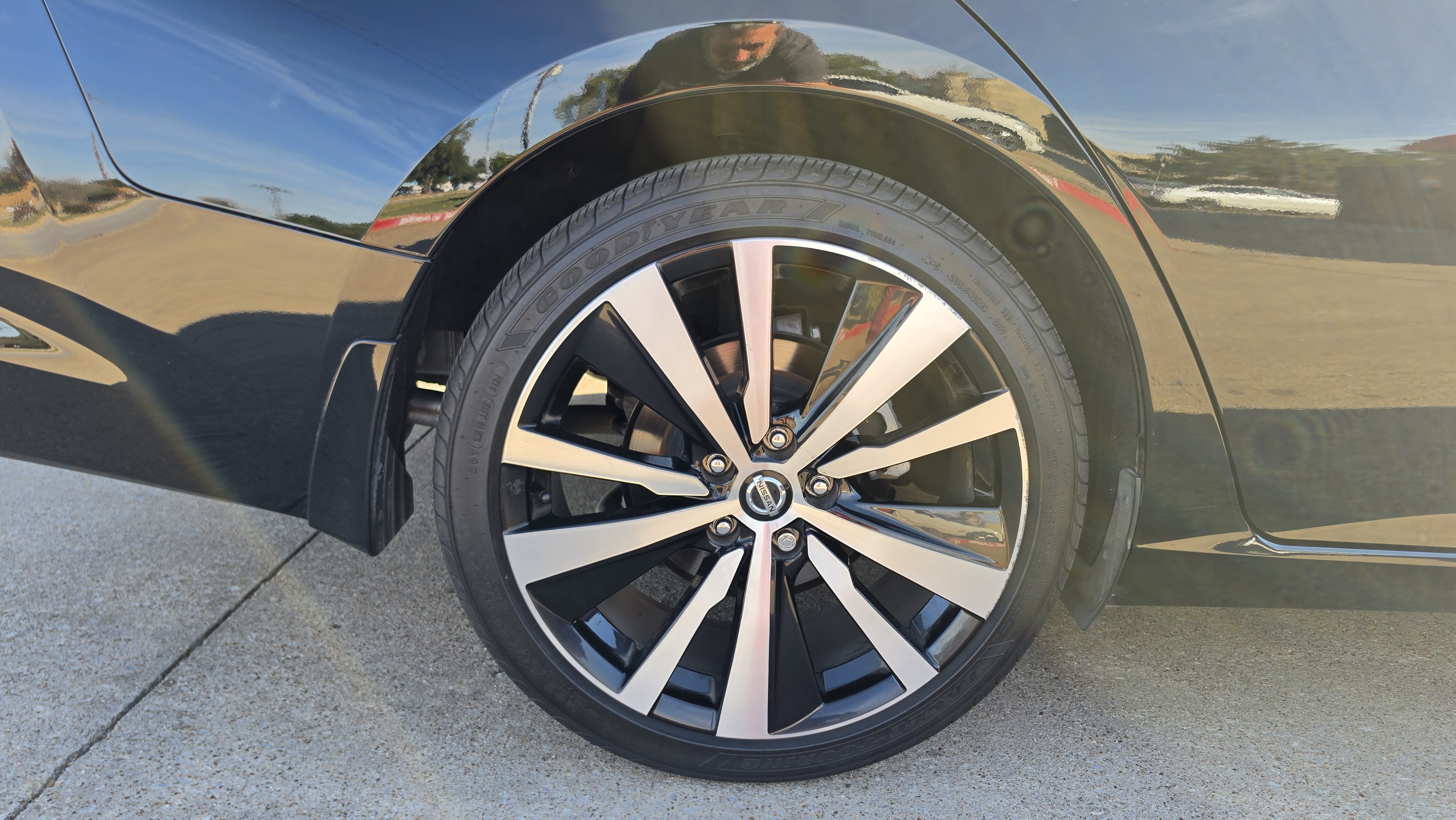 Used 2020 Nissan Altima 2.5 SR FWD image 15