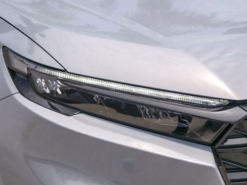 Used 2023 Honda CR-V Sport Touring image 4