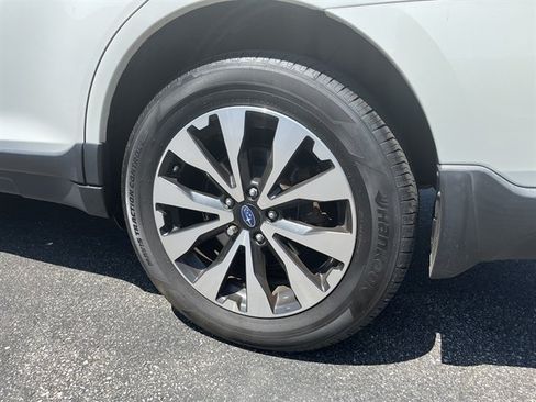 Used 2017 Subaru Outback 3.6R Limited AWD/4WD image 12