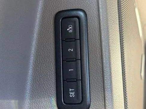 Used 2015 Chevrolet Tahoe LTZ RWD image 22
