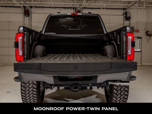Used 2025 Ford F350 Platinum w/ FX4 Off-Road Package image 8