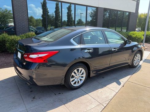 Used 2016 Nissan Altima 2.5 S w/ Power Driver Seat Package FWD image 5