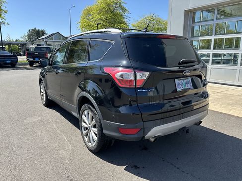 Used 2018 Ford Escape Titanium w/ Ford Safe & Smart Package AWD/4WD image 3