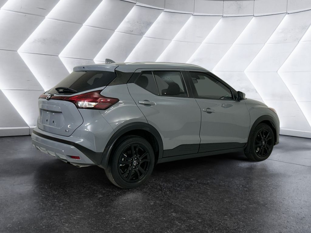 Used 2024 Nissan Kicks SV FWD image 4