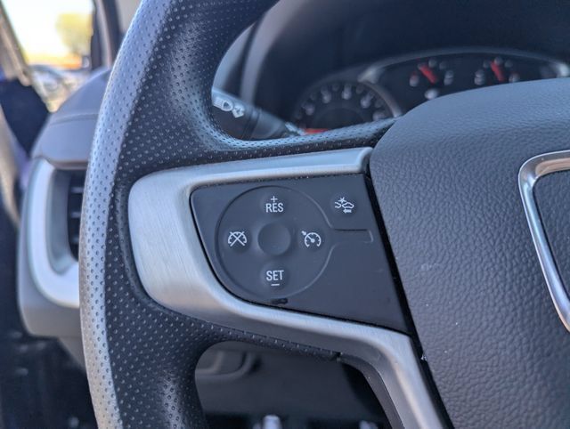 Used 2023 GMC Terrain SLE FWD image 30