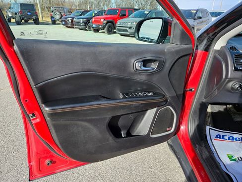 Used 2017 Jeep Compass Limited image 19