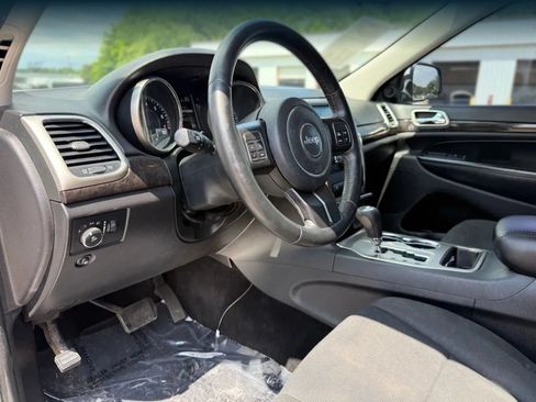 Used 2013 Jeep Grand Cherokee Laredo AWD/4WD image 17