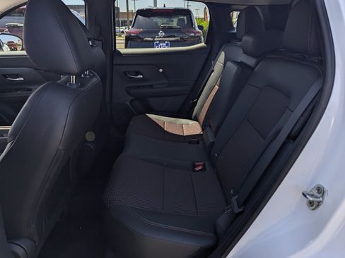 New 2026 Nissan Kicks SR FWD image 8