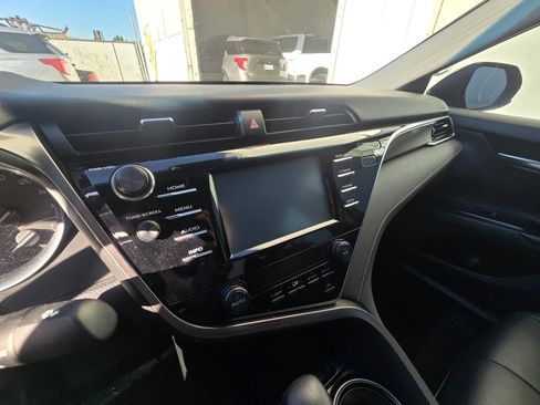 Used 2018 Toyota Camry SE image 10