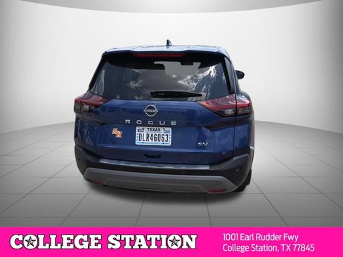 Used 2022 Nissan Rogue SV FWD image 3