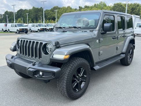 Used 2019 Jeep Wrangler Unlimited Sahara AWD/4WD image 6