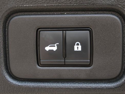 Used 2025 Nissan Pathfinder SV AWD/4WD image 10