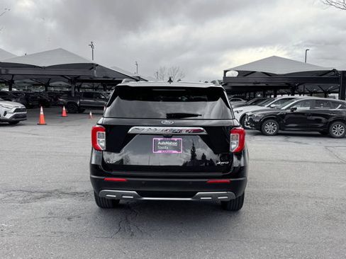 Used 2024 Ford Explorer XLT w/ Equipment Group 202A image 6