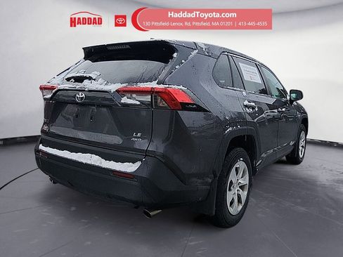 Certified 2022 Toyota RAV4 LE image 5