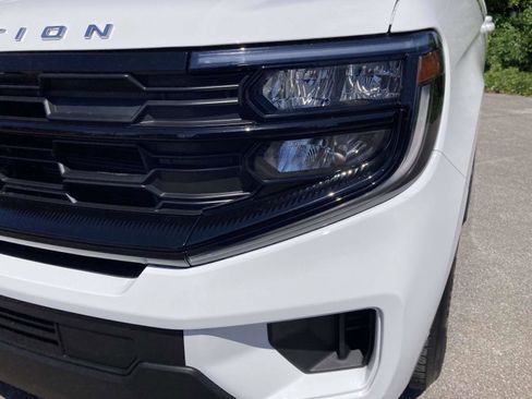 Used 2025 Ford Expedition Active RWD image 11