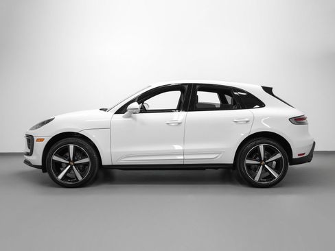 Certified 2026 Porsche Macan AWD/4WD image 2