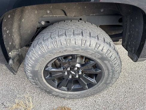 Used 2020 Chevrolet Colorado Z71 w/ Z71 Midnight Edition image 7