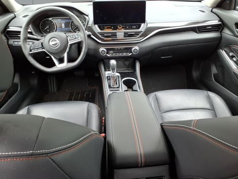 Used 2023 Nissan Altima 2.0 SR FWD image 9