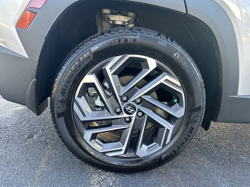 Used 2025 Hyundai Tucson Limited image 13