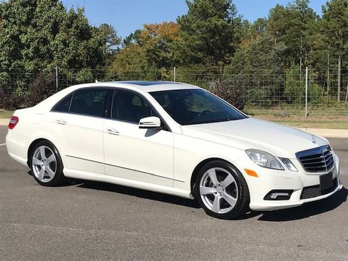 Used 2010 Mercedes-Benz E 350 Sedan image 2