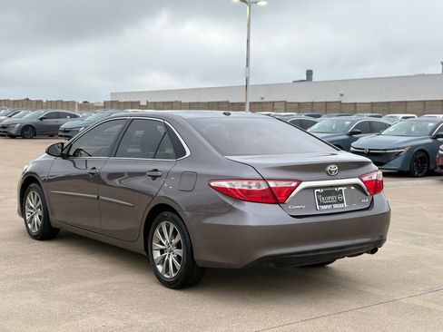 Used 2017 Toyota Camry XLE FWD image 9