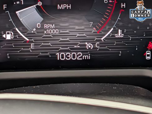 Used 2025 GMC Acadia Elevation w/ LPO, All-Weather Package AWD/4WD image 18
