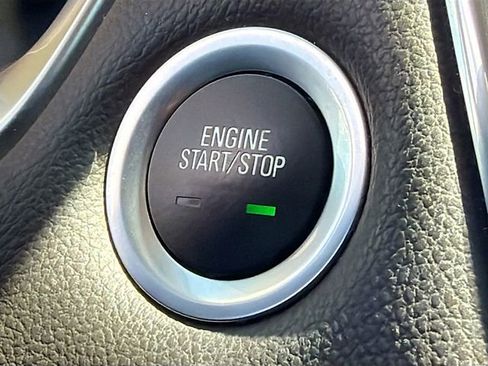 Used 2020 Chevrolet Traverse LT image 34