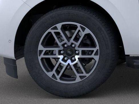 New 2025 Ford Expedition Active image 19