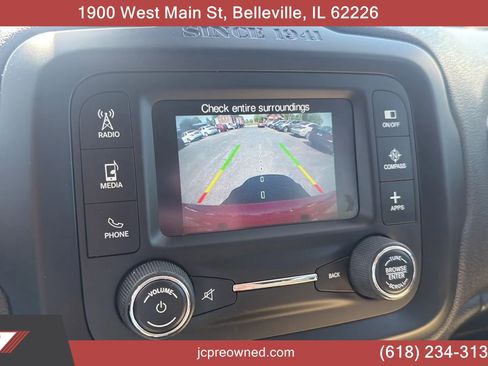 Used 2016 Jeep Renegade Latitude AWD/4WD image 14