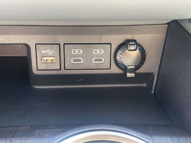 Used 2023 Toyota Highlander Limited FWD image 20