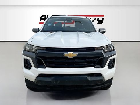 Used 2025 Chevrolet Colorado LT w/ Advanced Trailering Package AWD/4WD image 2