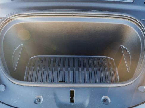 Used 2024 Tesla Model Y 2WD image 27