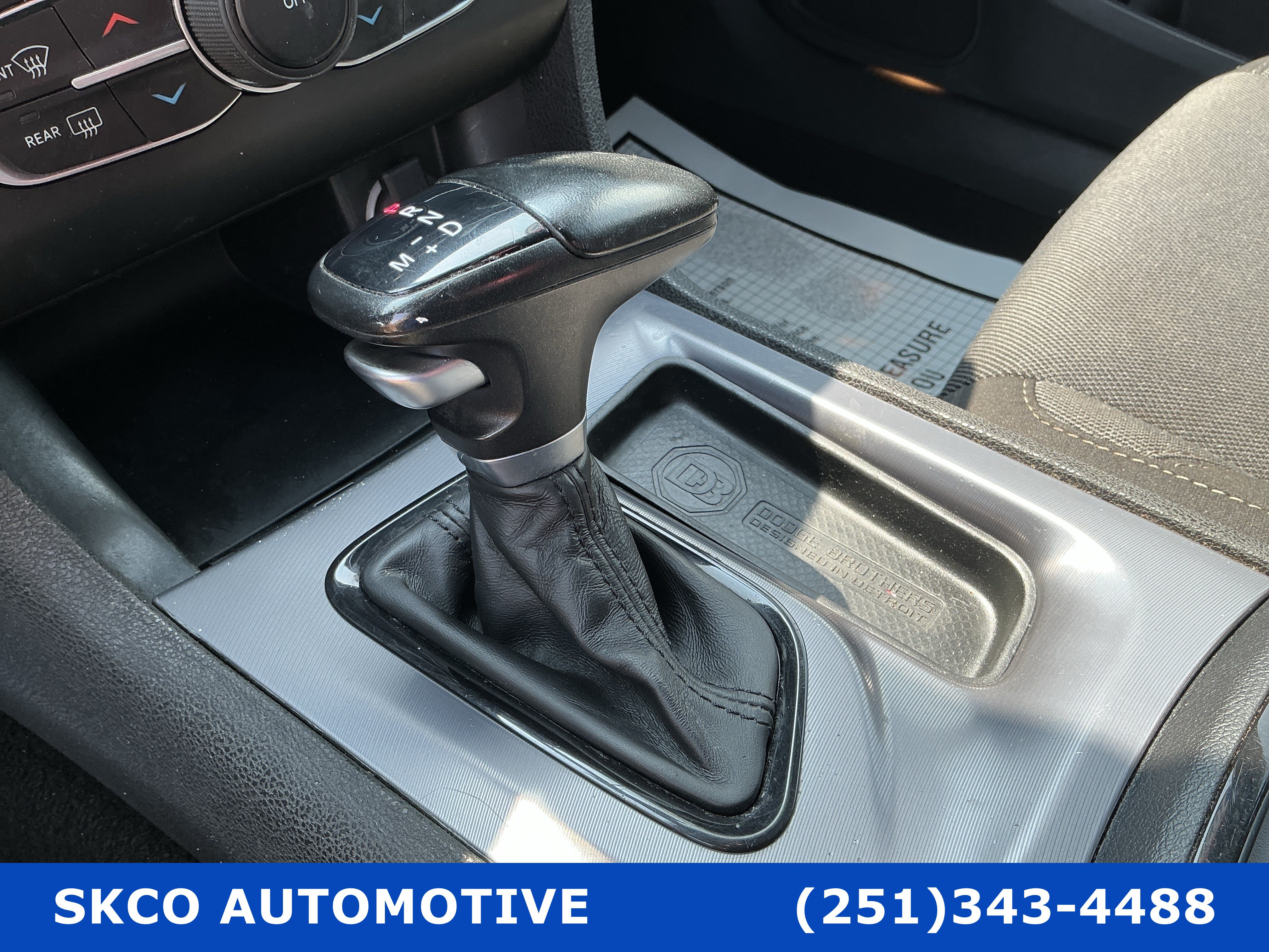 Used 2020 Dodge Charger SXT w/ Blacktop Package RWD image 23