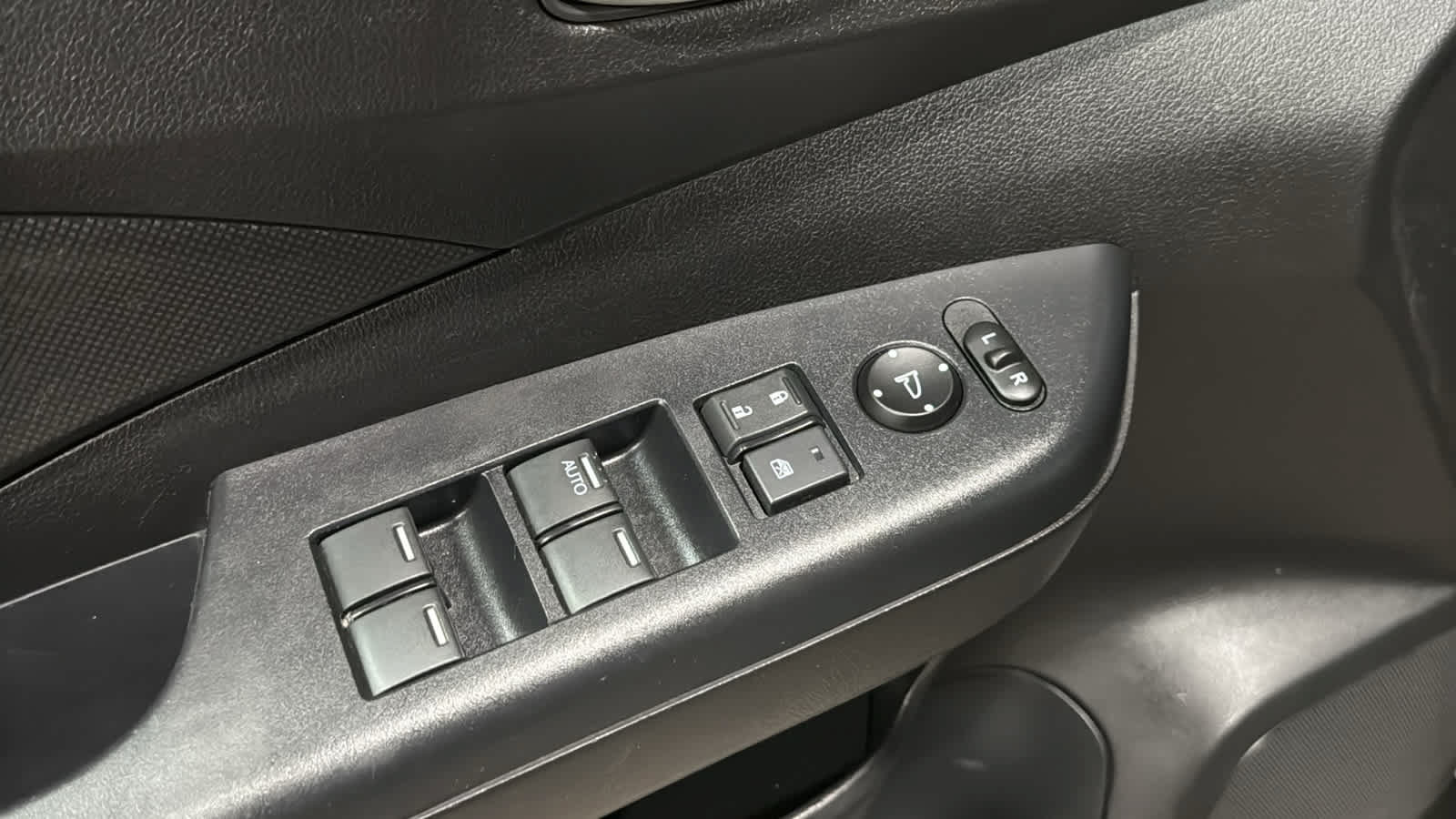 Used 2016 Honda CR-V LX image 21