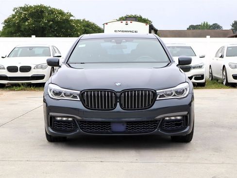 Used 2016 BMW 750i xDrive AWD/4WD image 2