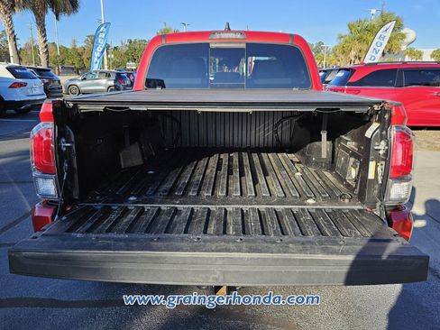 Used 2021 Toyota Tacoma TRD Sport image 13