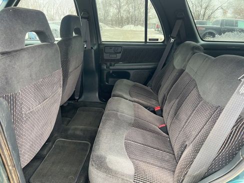 Used 1997 GMC Jimmy SLS w/ Marketing Option Pkg 6 image 15