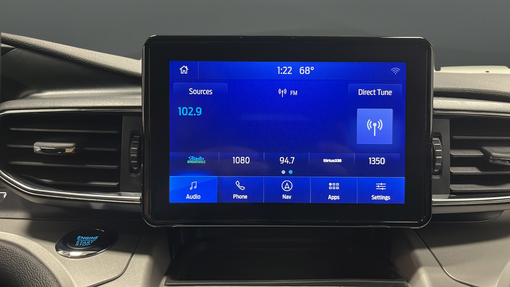 Used 2023 Ford Explorer XLT w/ Equipment Group 202A AWD/4WD image 33