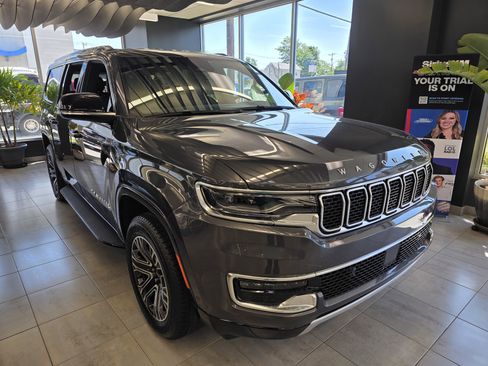 New 2025 Jeep Wagoneer L Series II AWD/4WD image 1