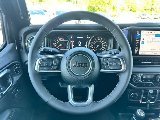 New 2025 Jeep Wrangler Unlimited Sahara AWD/4WD image 14